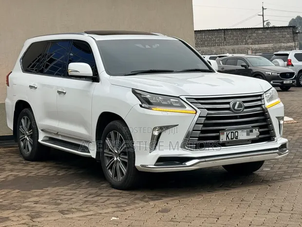 Lexus LX 570 AWD 2017 - 1