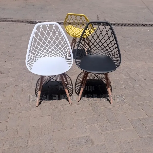 Mesh Eames Chair - 1