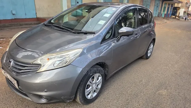 Nissan Note 2014 Nyeusi - 1