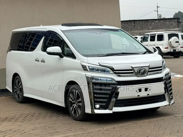 Toyota Vellfire 2019 White - 1