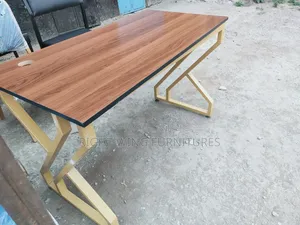 Boss Office Products Gold Stand Meza ya Ofisi