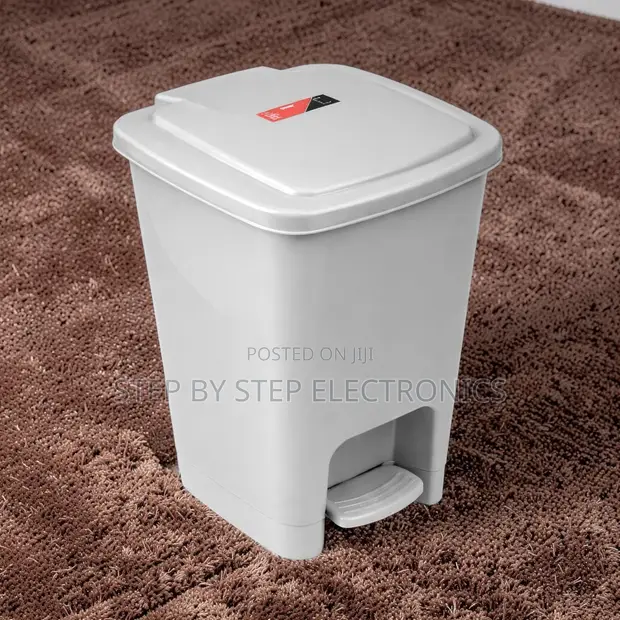 30L Hard Plastic Waste Garbage Pedal Bin - 1