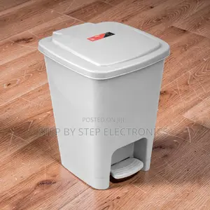 Factory Price 30L Hard Plastic Waste Garbage Pedal Bin