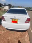 Toyota Axio 2012 Nyeupe - 3