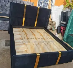 Classy Black Chester Bed - 5x6