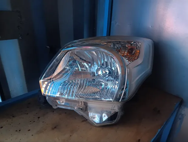 Suzuki Spacia Headlight Isiyo Xenon (Iliyotumika) - 1