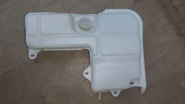 New Wiper Washer Tank for Mitsubishi Fuso Fighter - 1