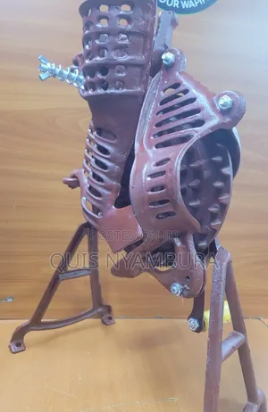 Heavy-Duty Manual Cast-Iron Maize Sheller