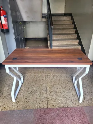 1.2m Metallic Frame Desk