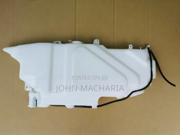 New Windshield Wiper Washer Reservoir Tank for Isuzu FRR90/FTR90 - 1