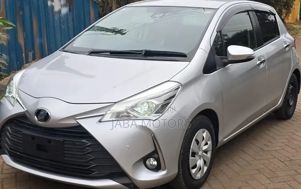 Toyota Vitz 2019 Nyeupe - 1
