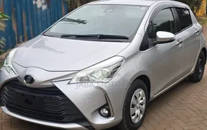 Toyota Vitz 2019 Nyeupe