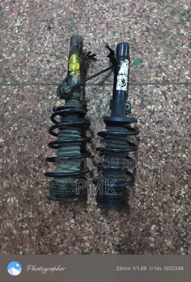 Mazda Demio Dy/Verisa Shocks za Mbele (Zilizotumika) - 1