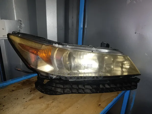 Honda Stream Non-Xenon Headlight (Used) - 1