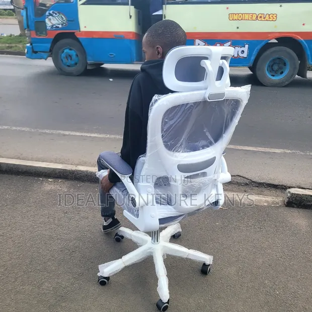 Kiti cha Ofisi Nyeupe chenye Headrest - 1