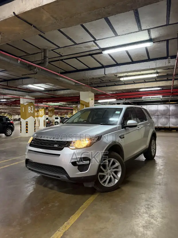 Land Rover Discovery Sport 2019 Silver - 1