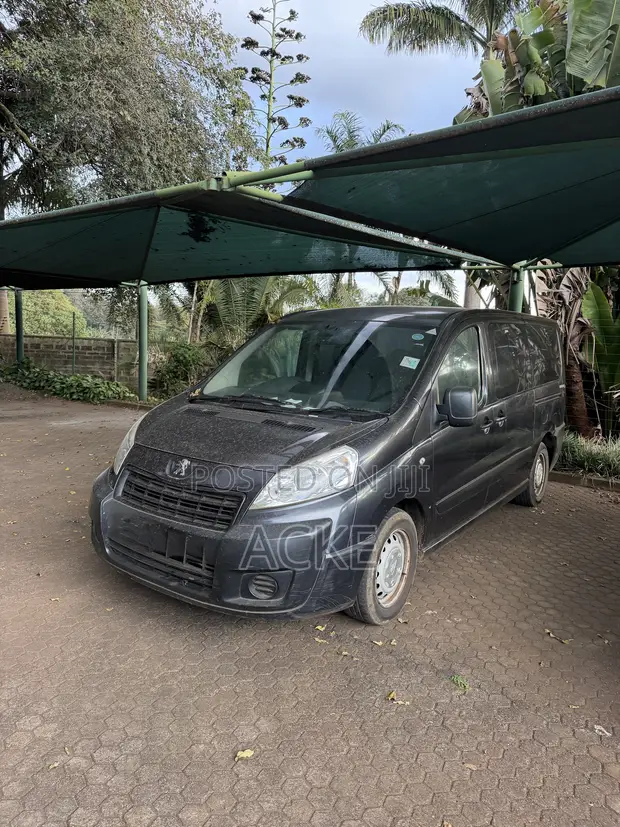 Peugeot Expert 2014 Nyeusi - 1