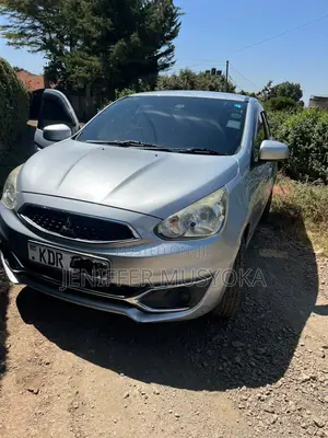 Mitsubishi Mirage ES 2017 Nyeupe