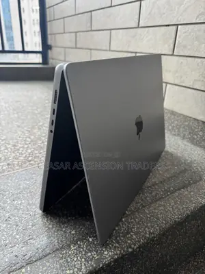 Apple MacBook Pro 2021 M1 Pro 16" 32GB RAM 512GB SSHD