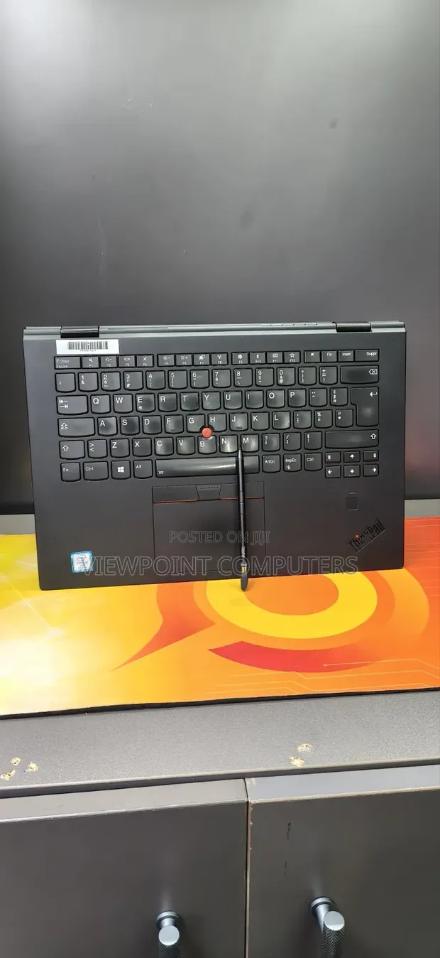 Lenovo ThinkPad X1 Yoga 14" i5 8GB RAM 256GB SSD - 1