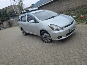 Toyota Wish 2005 Nyeupe