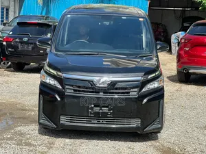 Toyota Voxy X 2WD 8-Seater 2018
