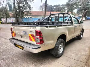 Toyota Hilux Single Cab 2014