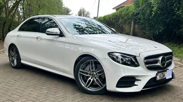 Mercedes-Benz E200 2018 Nyeupe - 1