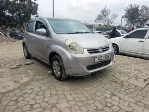Toyota Passo 1.0 AWD 2012 Nyeupe