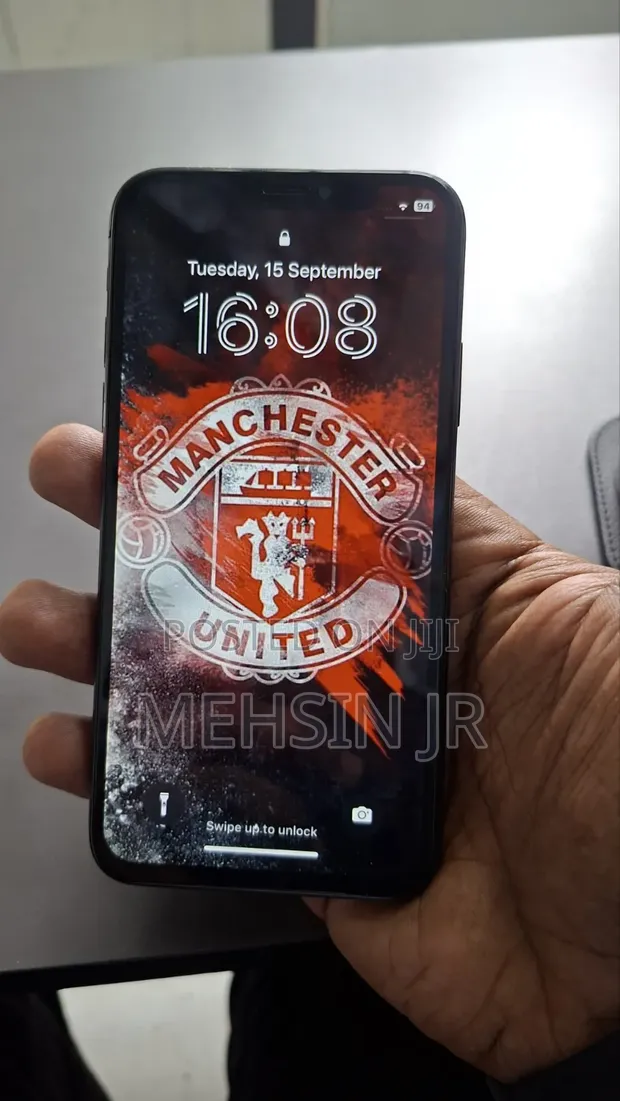 Apple iPhone X 64GB Nyeusi - 1