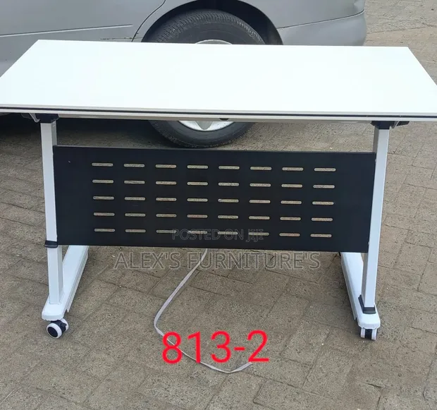 Boss Office Products Dawati la Kukunja - 1