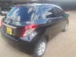 Toyota Vitz 2013 Nyeusi - 2