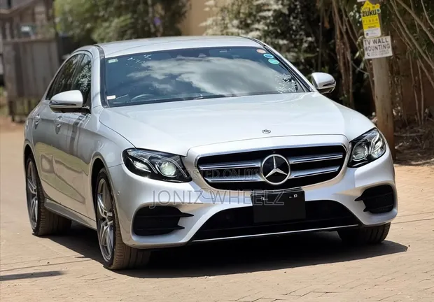Mercedes-Benz E200 2019 Nyeupe - 1