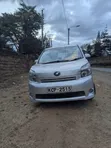 Toyota Voxy V 2WD 8-Seater 2012 Silver - 1