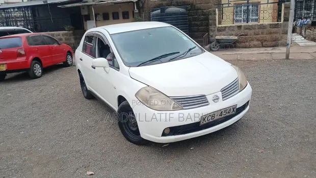Nissan Tiida 2008 - Nyeupe - 1