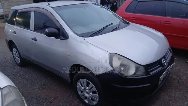 Nissan Advan 2009 Gray - 1