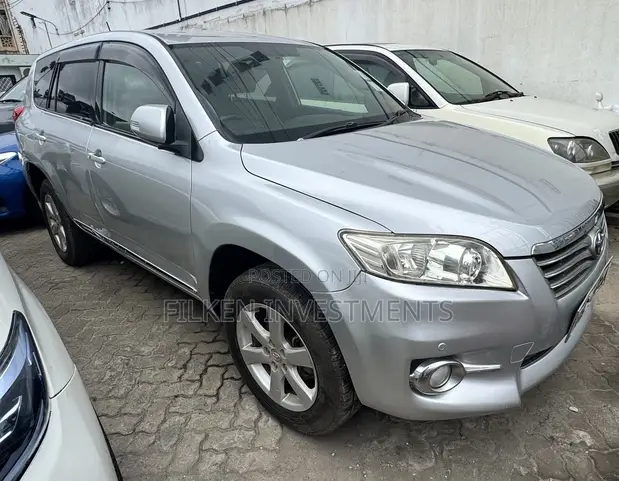 Toyota Vanguard 2012 Nyeupe - 1