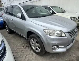 Toyota Vanguard 2012 Nyeupe