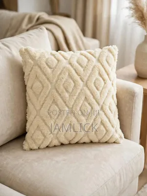 Soft Textured Diamond Pattern Throw Pillow Case