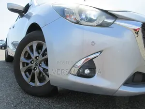 Mazda Demio 2019 Nyeupe