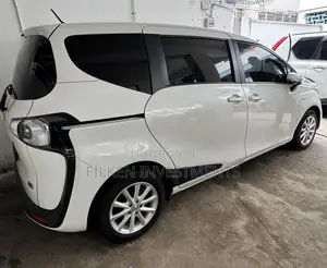 Toyota Sienta 1.5 Hybrid FWD 2018 Nyeupe