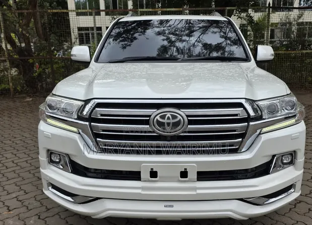 Toyota Land Cruiser 4.6 V8 ZX 2017 White - 1