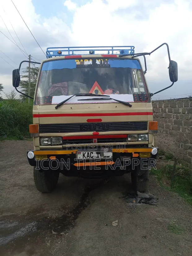 Lori la Isuzu FVR F Series Lililotumiwa - 1