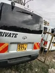 Toyota HiAce 2010 Nyeusi - 3