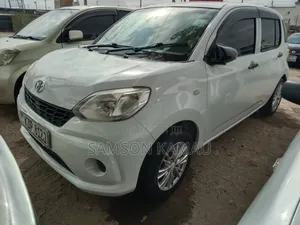 Toyota Passo 2016 Nyeupe