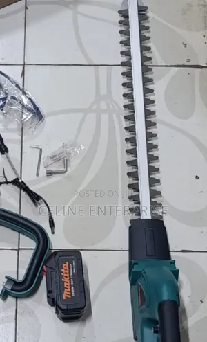 Makita Cordless Hedge Cutter 2400W - Brand New
