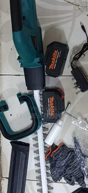 Makita 2400W Cordless Hedge Trimmer