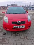 Toyota Vitz 2005 Nyeusi - 1