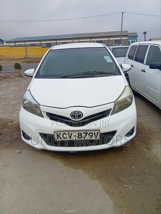 Toyota Vitz 2012 White - 1