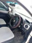 Toyota Vitz 2012 White - 3